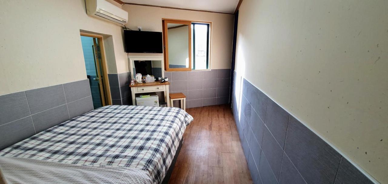 New Sun Guesthouse Myeongdong Сеул Экстерьер фото