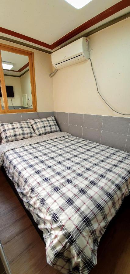 New Sun Guesthouse Myeongdong Сеул Экстерьер фото