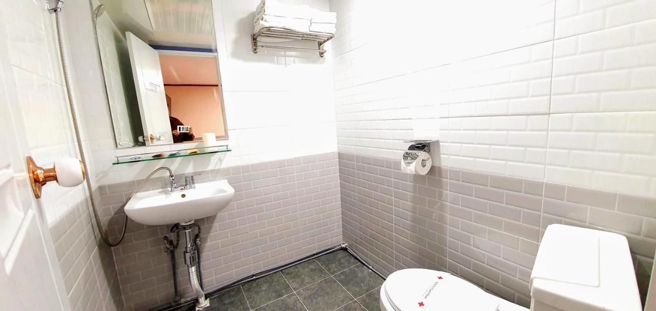 New Sun Guesthouse Myeongdong Сеул Экстерьер фото