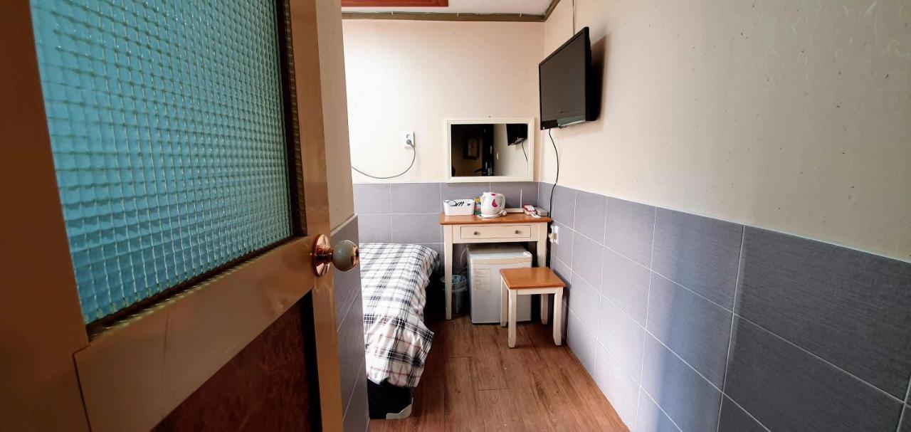 New Sun Guesthouse Myeongdong Сеул Экстерьер фото
